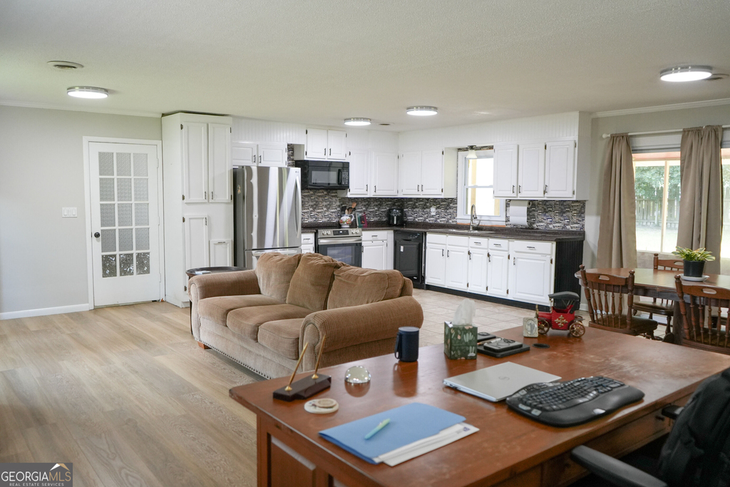 307 Pinewood Drive - Photo 4