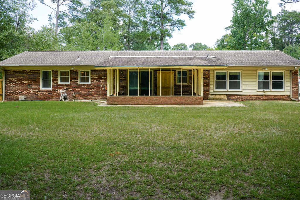 307 Pinewood Drive - Photo 3