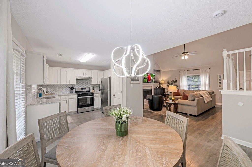 6839 Sandy Creek Drive - Photo 4