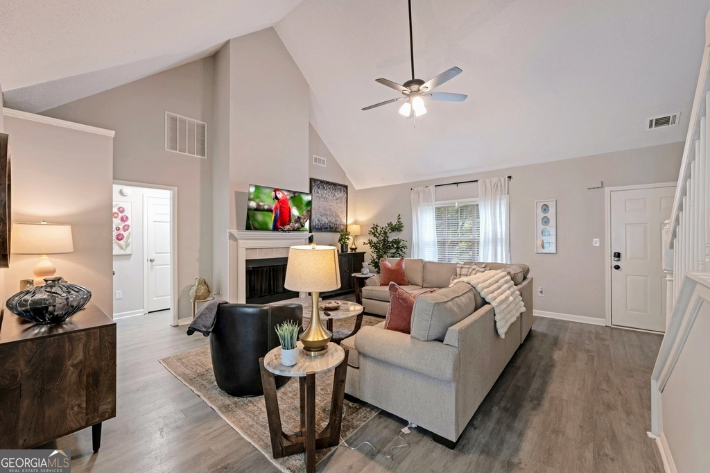 6839 Sandy Creek Drive - Photo 3
