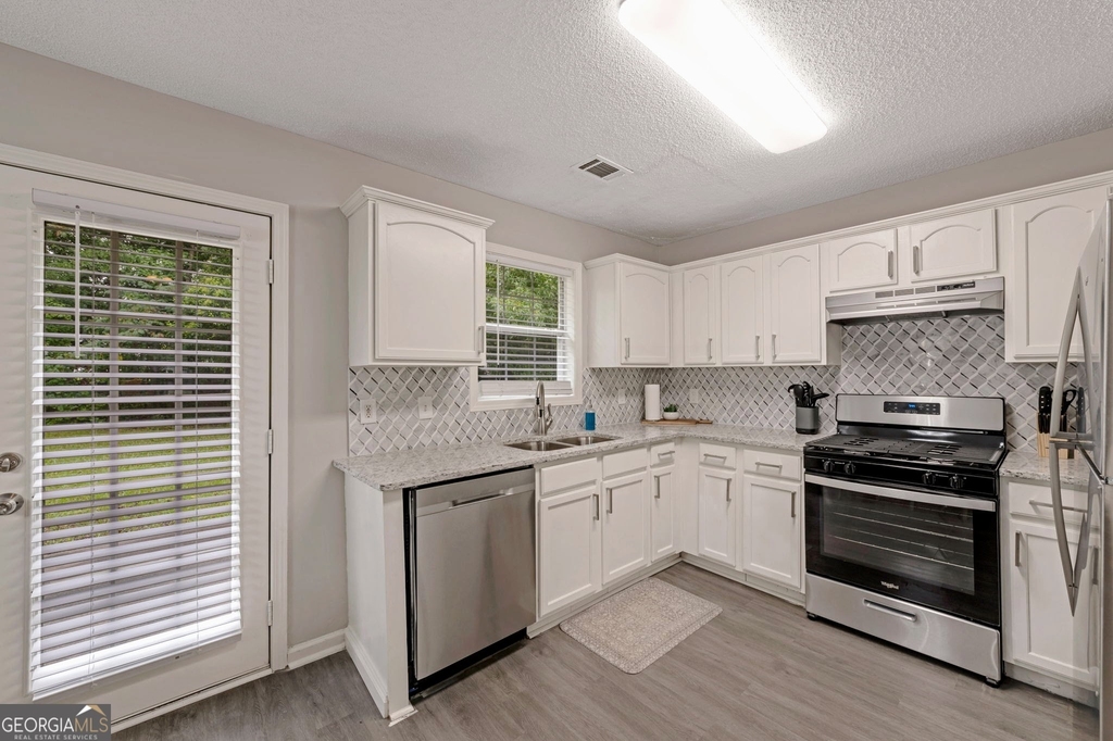 6839 Sandy Creek Drive - Photo 6