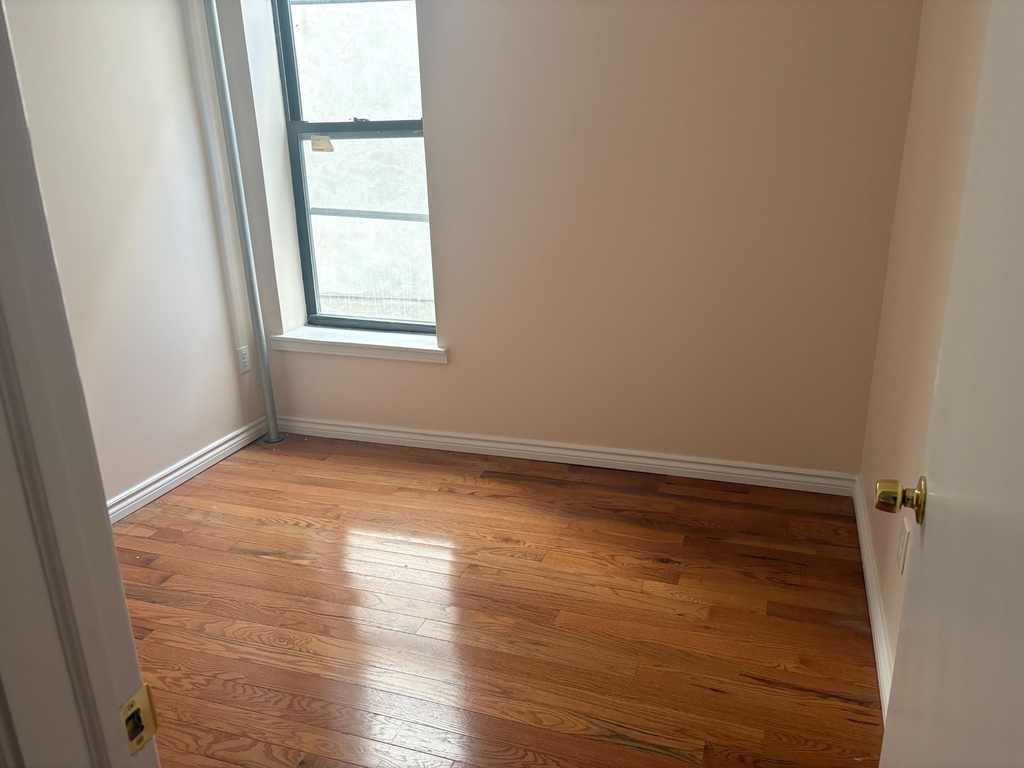 W.165th St and Amsterdam Ave - Photo 3