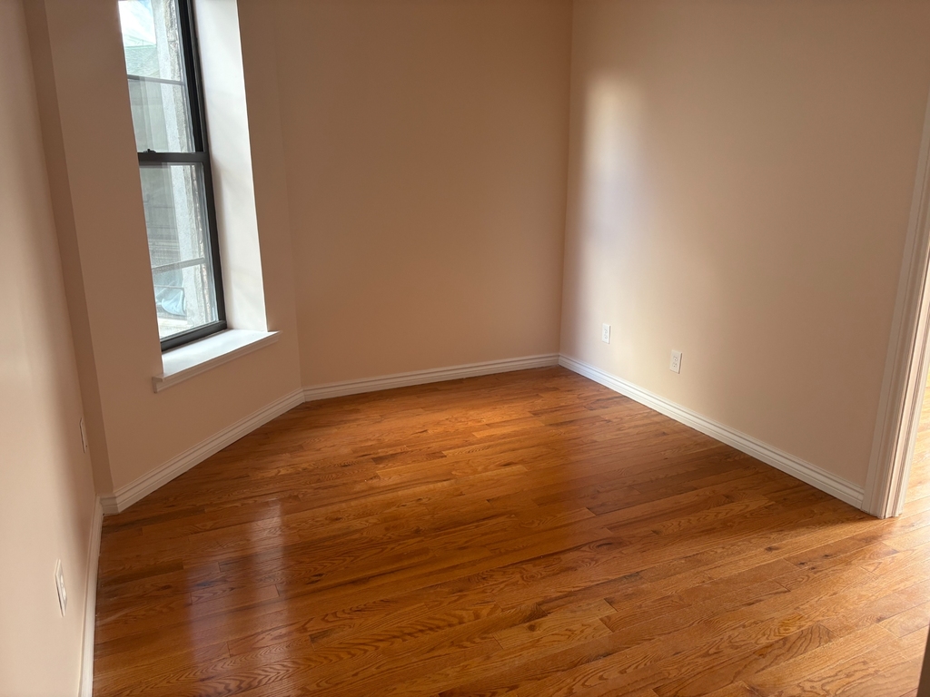 W.165th St and Amsterdam Ave - Photo 4