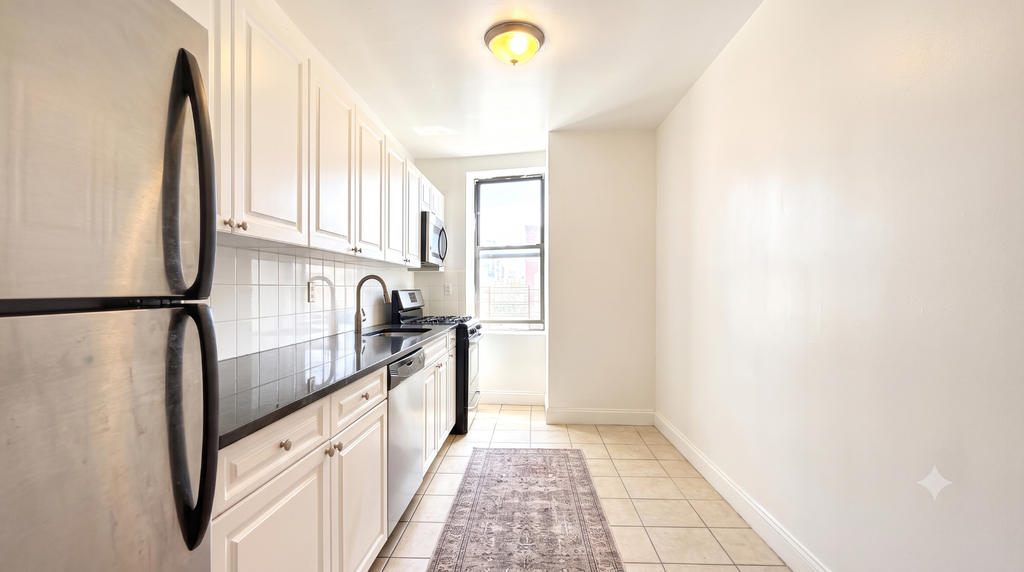 20 Magaw Place - Photo 4