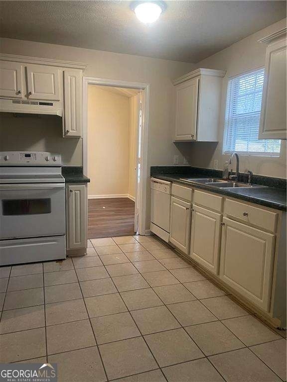 4957 N Redan Circle - Photo 4
