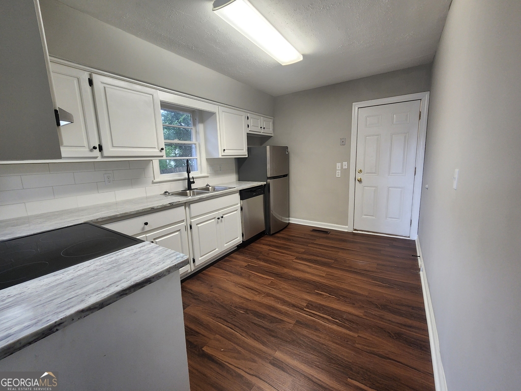 4117 Lake Drive - Photo 3