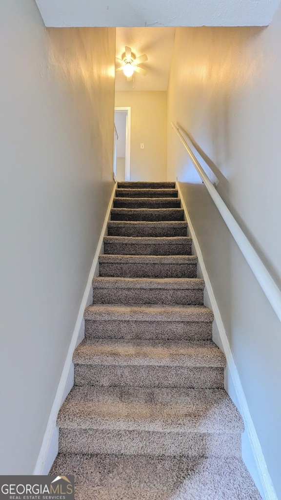 1235 Riverside Drive - Photo 9