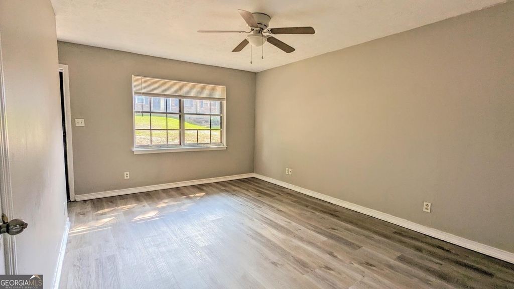 1235 Riverside Drive - Photo 2