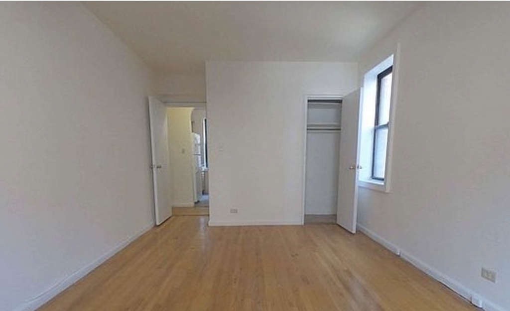 66-20 Wetherole Street,Rego Park,NY 11374 - Photo 3