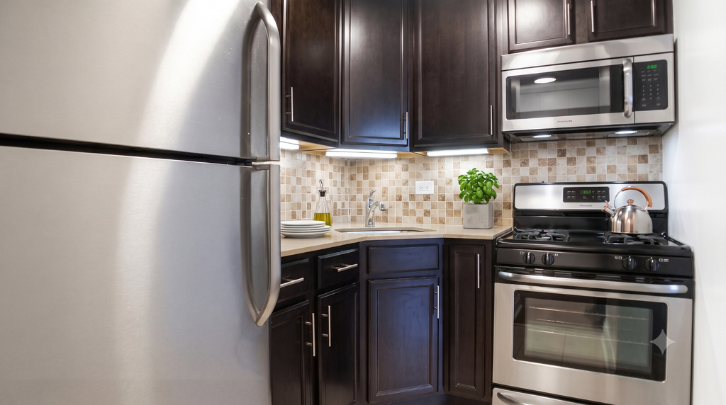 3333 Broadway - Photo 2