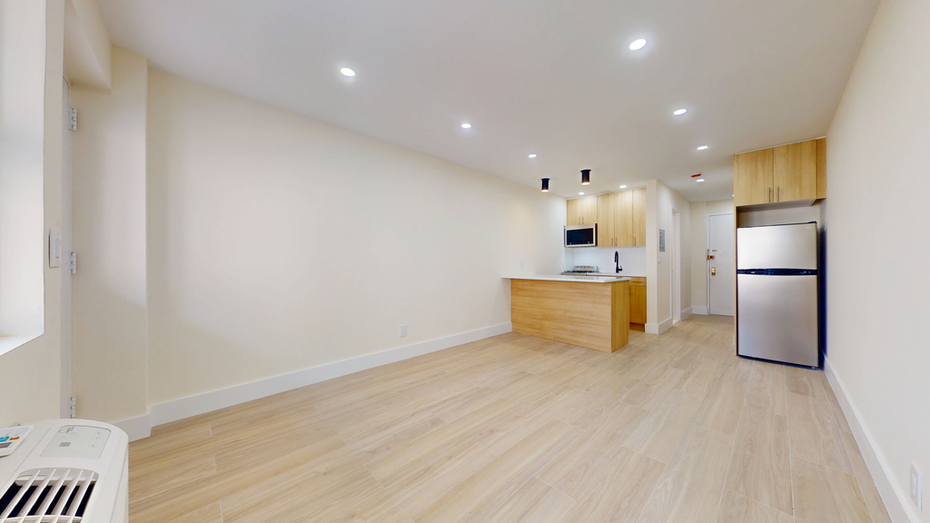 63-52 Saunders Street - Photo 8