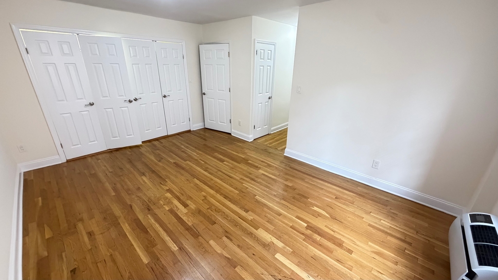 79-25 150th Street - Photo 13
