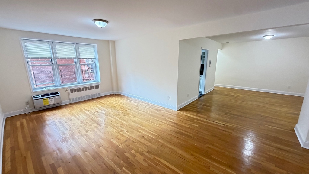 79-25 150th Street - Photo 8