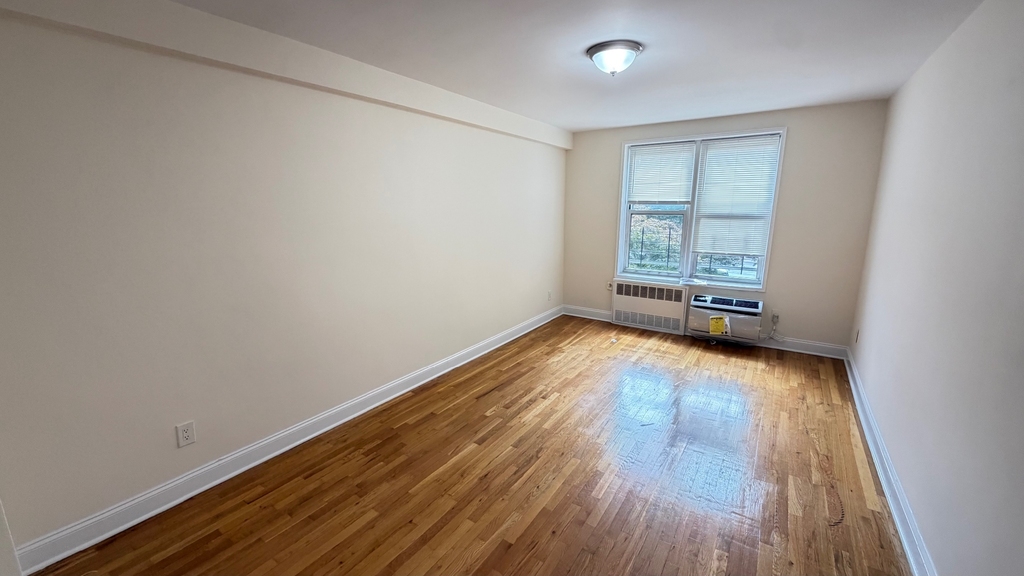 79-25 150th Street - Photo 18