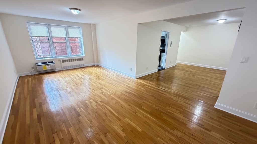 79-25 150th Street - Photo 7
