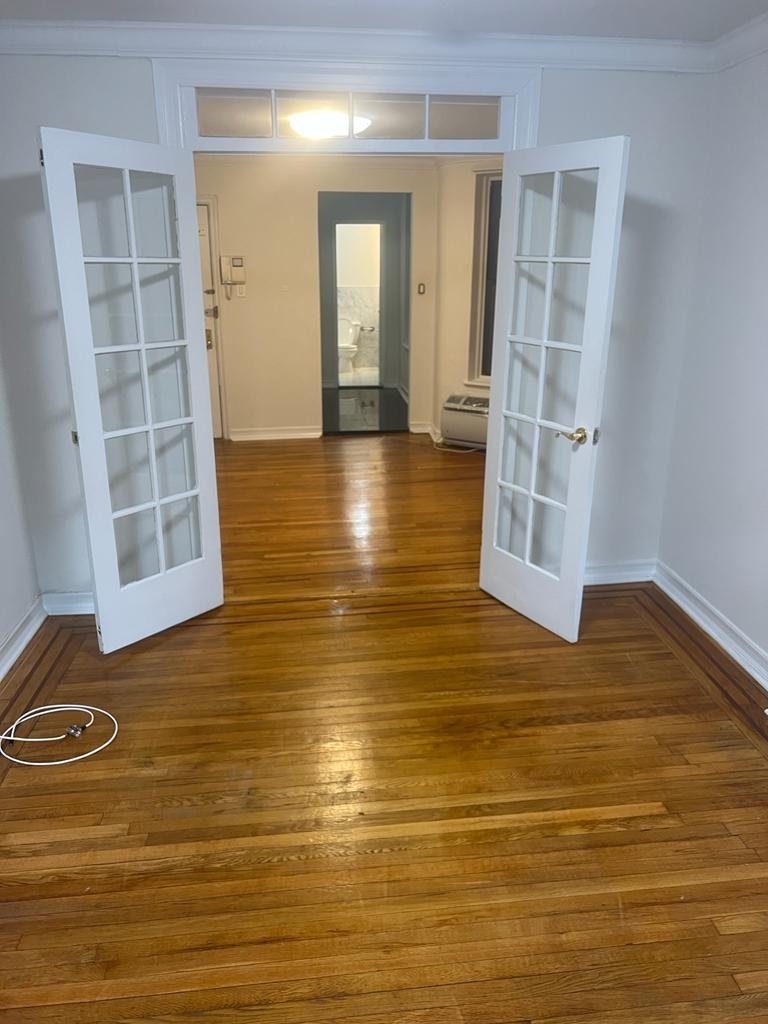 East 84th Street - Photo 8
