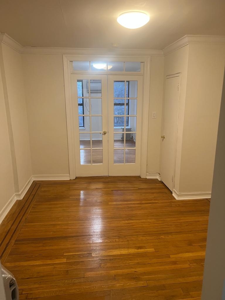 East 84th Street - Photo 6
