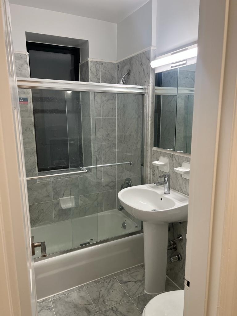 W 92 St / Riverside Drive - Photo 1