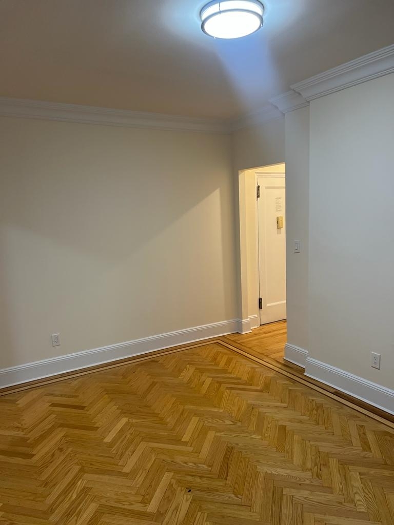 W 92 St / Riverside Drive - Photo 4
