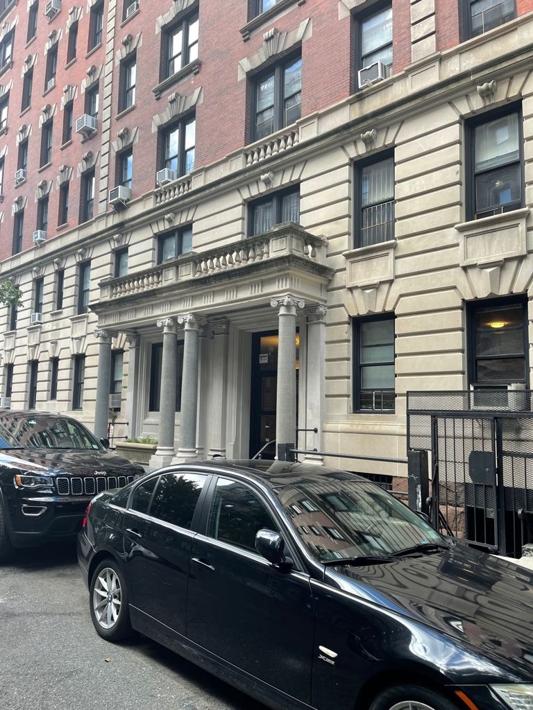 W 92 St / Riverside Drive - Photo 15