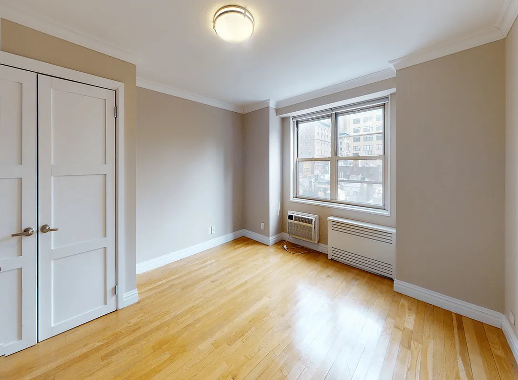 Tribeca Full Service With Water Views - Photo 7