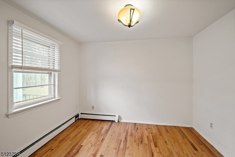 480 Parkway Dr - Photo 15