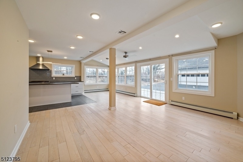 480 Parkway Dr - Photo 4