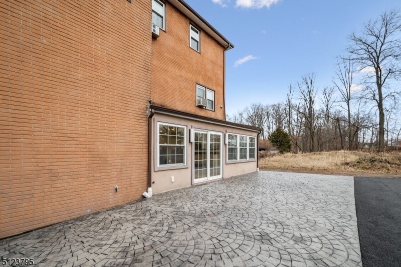 480 Parkway Dr - Photo 21