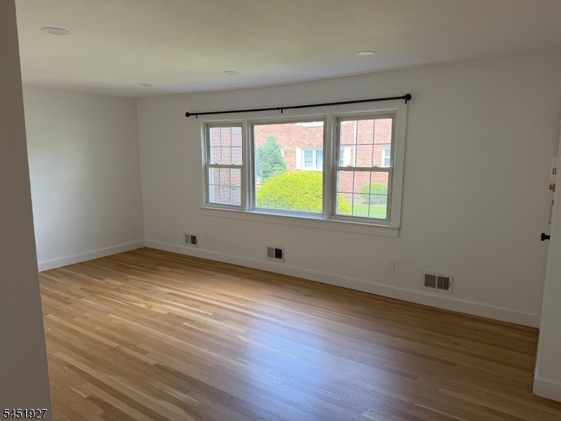 17 Dartmouth Ave - Photo 1