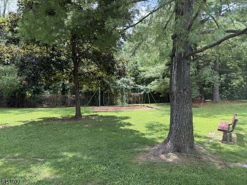 17 Dartmouth Ave - Photo 18