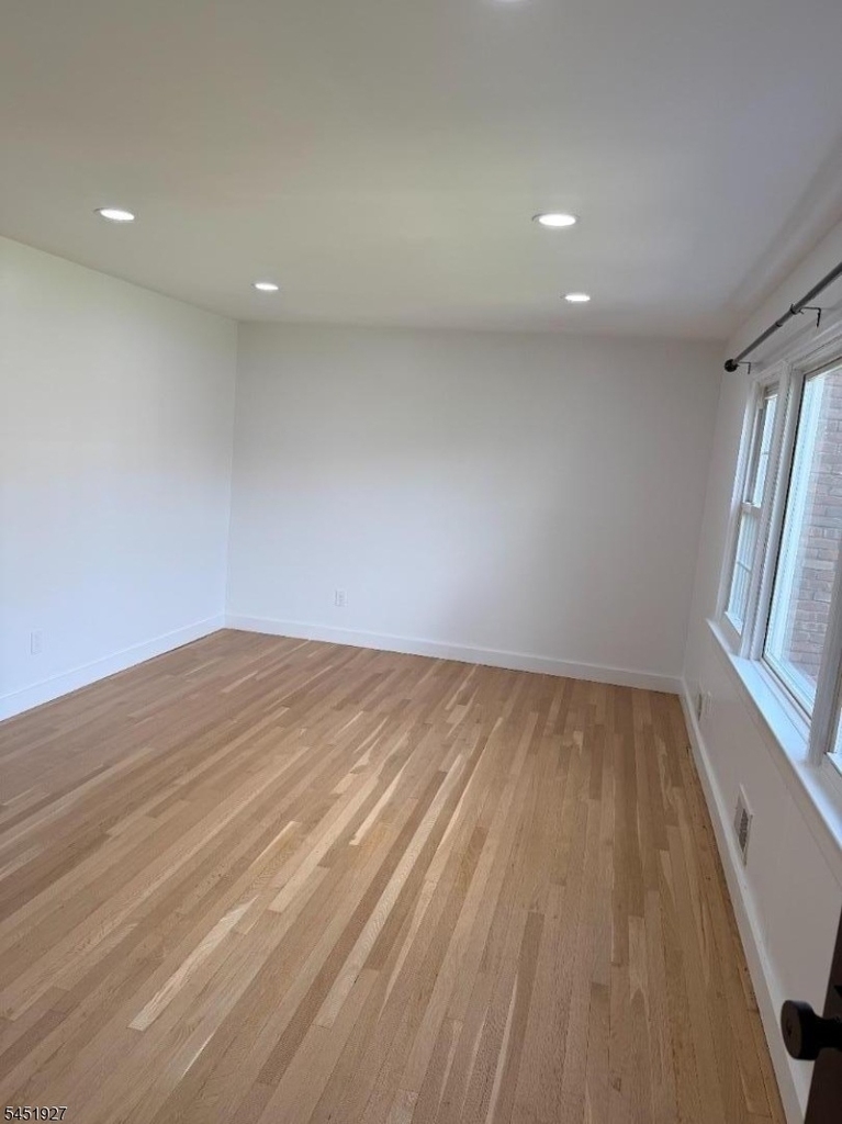17 Dartmouth Ave - Photo 2