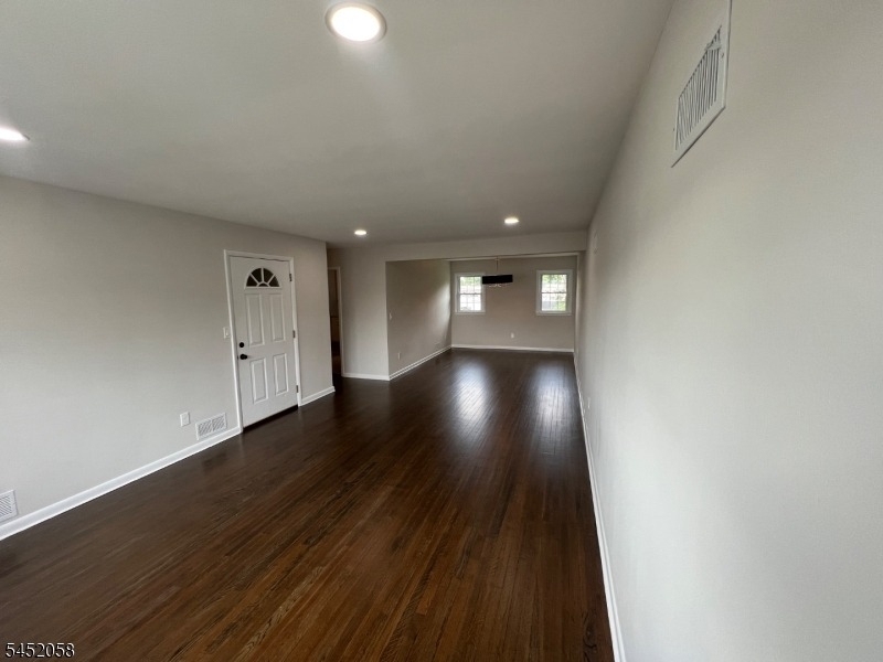 1006 Gifford Ct - Photo 4