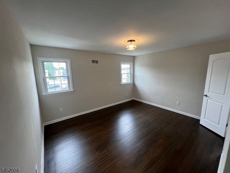 1006 Gifford Ct - Photo 6