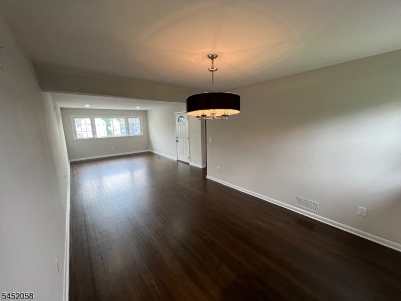 1006 Gifford Ct - Photo 5