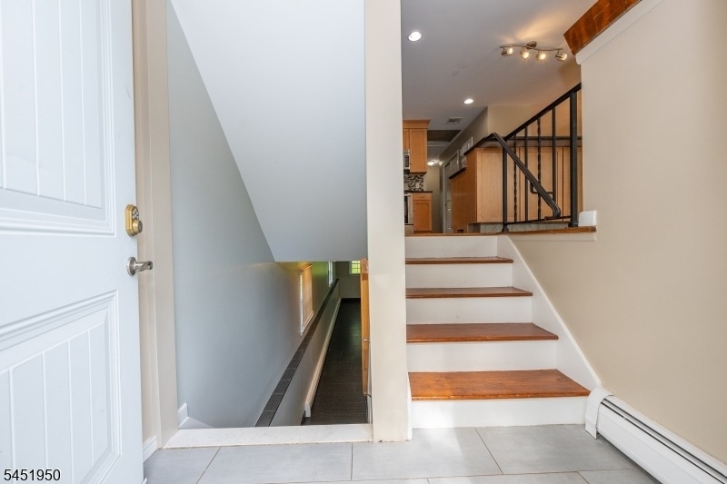 65 Wetmore Ave - Photo 2