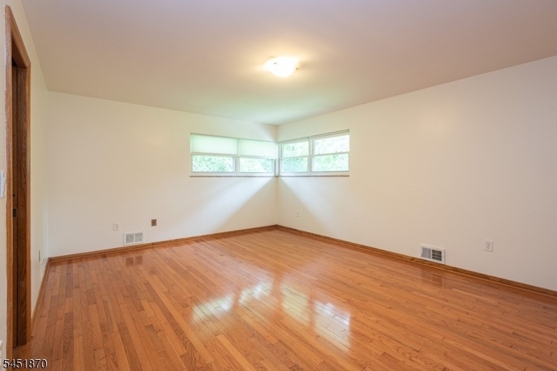 681 Easton Ave - Photo 8
