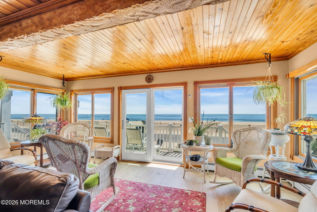 419 Beach Front - Photo 6