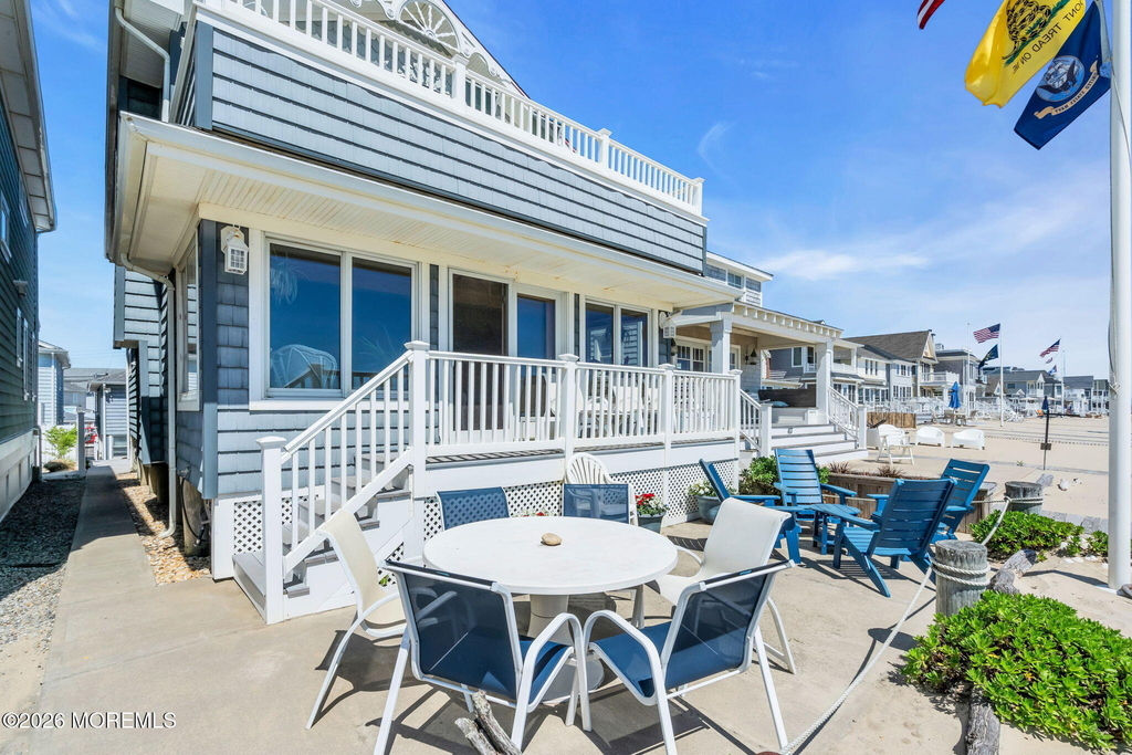 419 Beach Front - Photo 33
