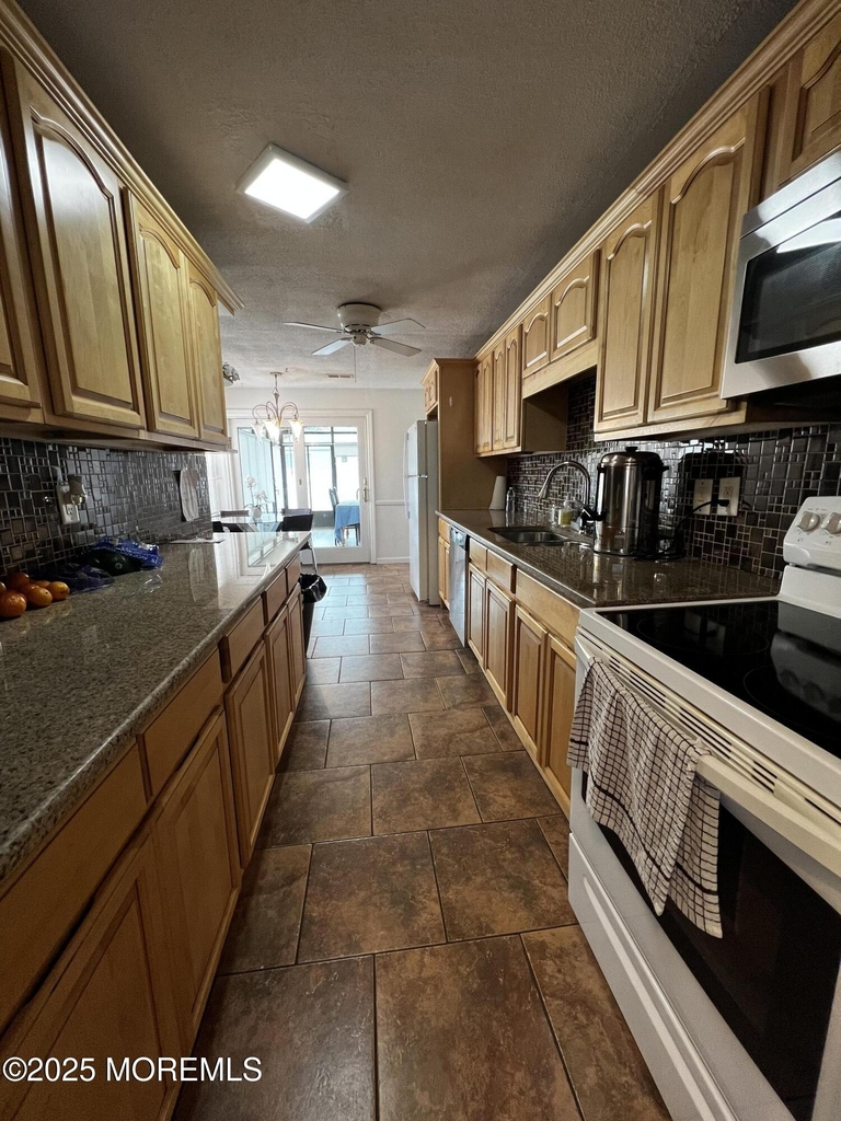 1000 Woodgate Avenue - Photo 4