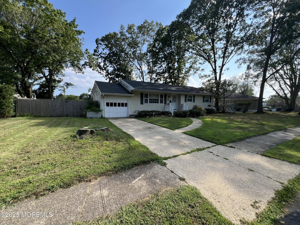 8 Corey Drive - Photo 3