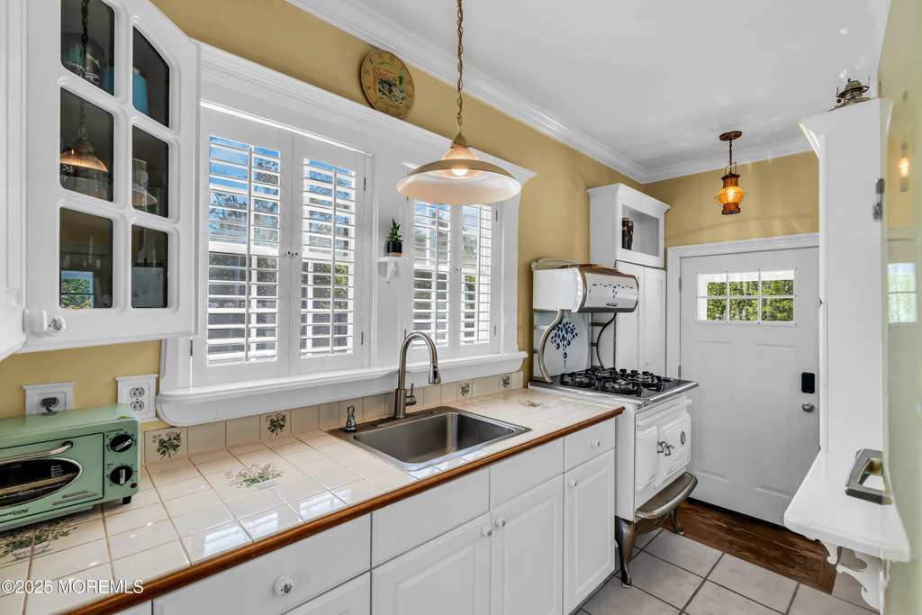 344 E Point Pleasant Avenue - Photo 11