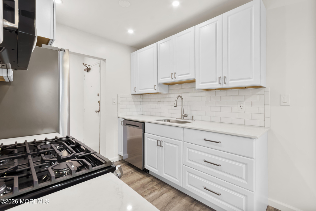 70 Stonehurst Boulevard - Photo 1