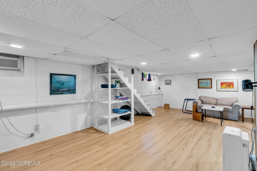 720 Crescent Place - Photo 30