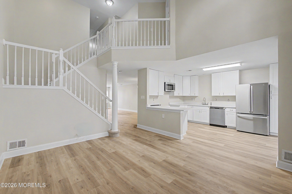 77 Picket Place - Photo 8
