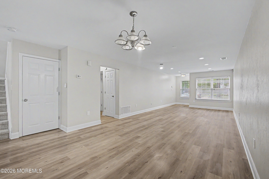 77 Picket Place - Photo 4