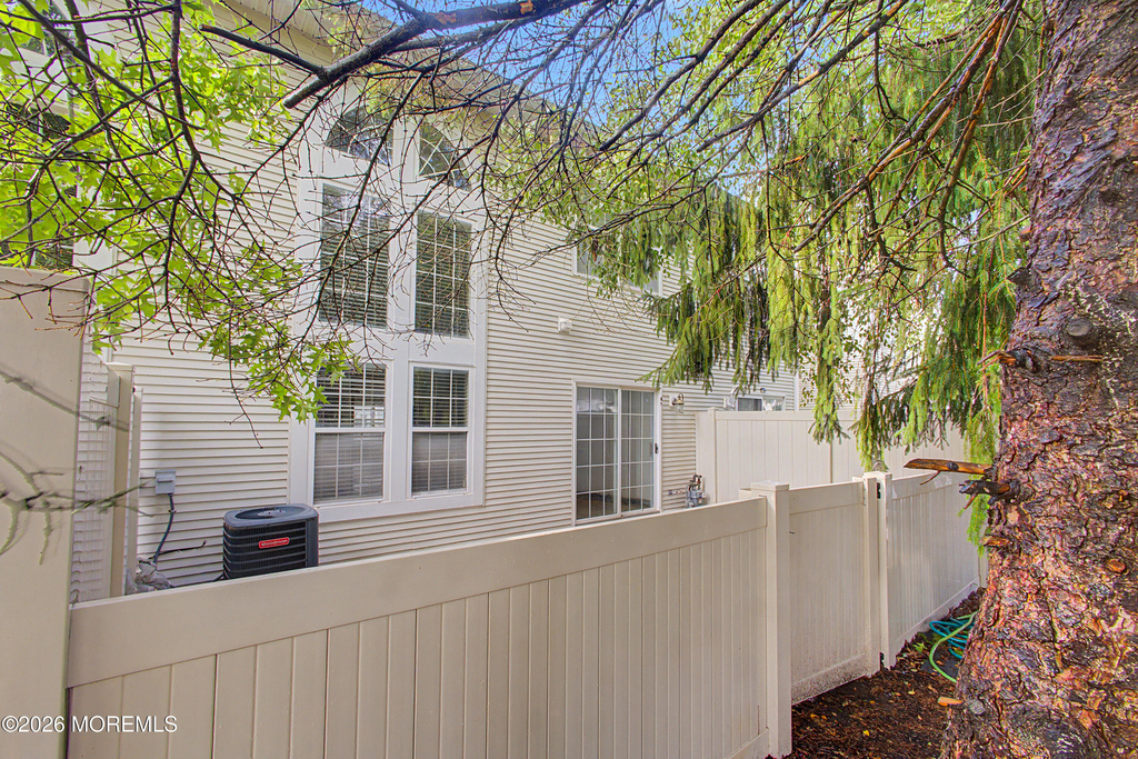 77 Picket Place - Photo 28
