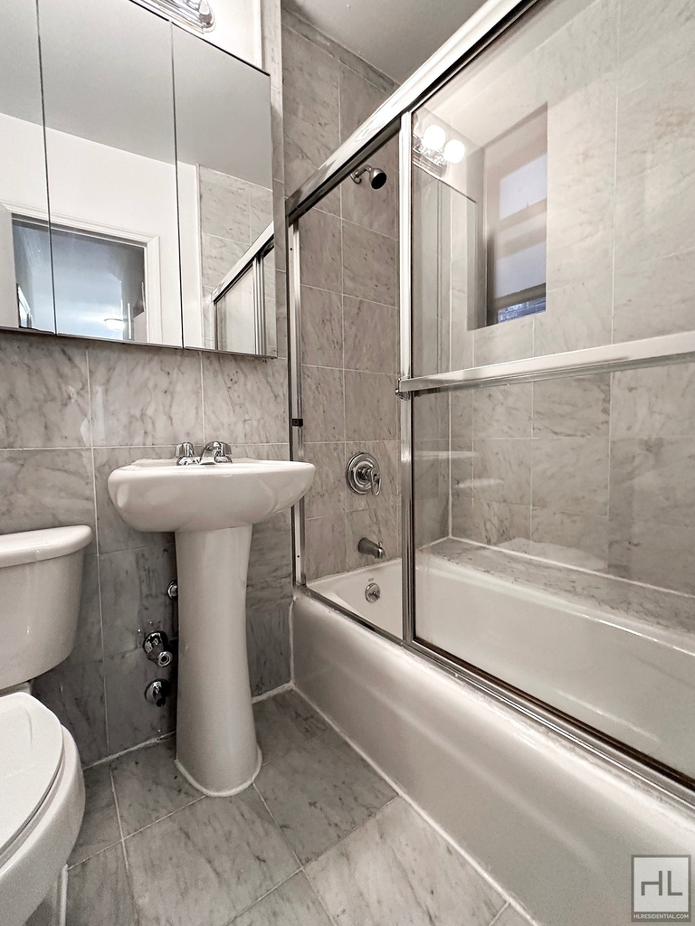 East 83 Street - Photo 5