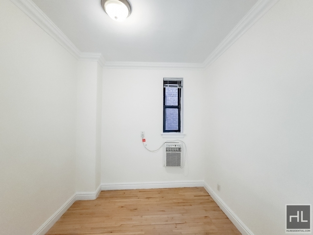 East 83 Street - Photo 2