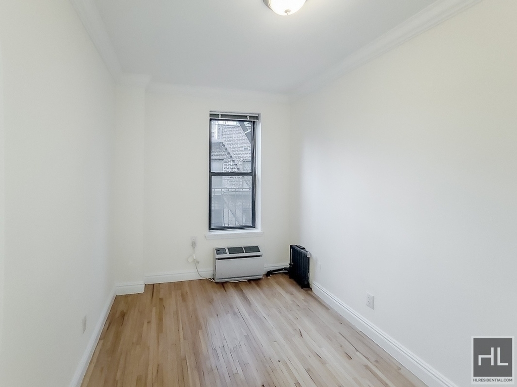 East 83 Street - Photo 1