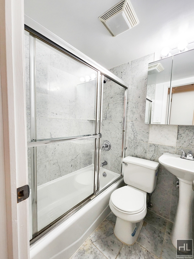 East 83 Street - Photo 3